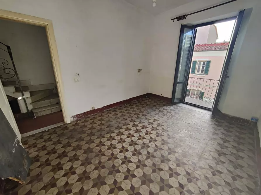 Immagine 10 di Villa in vendita  a Viareggio