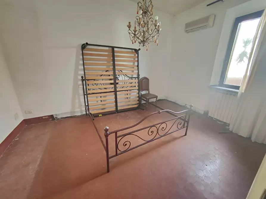 Immagine 3 di Villa in vendita  a Viareggio