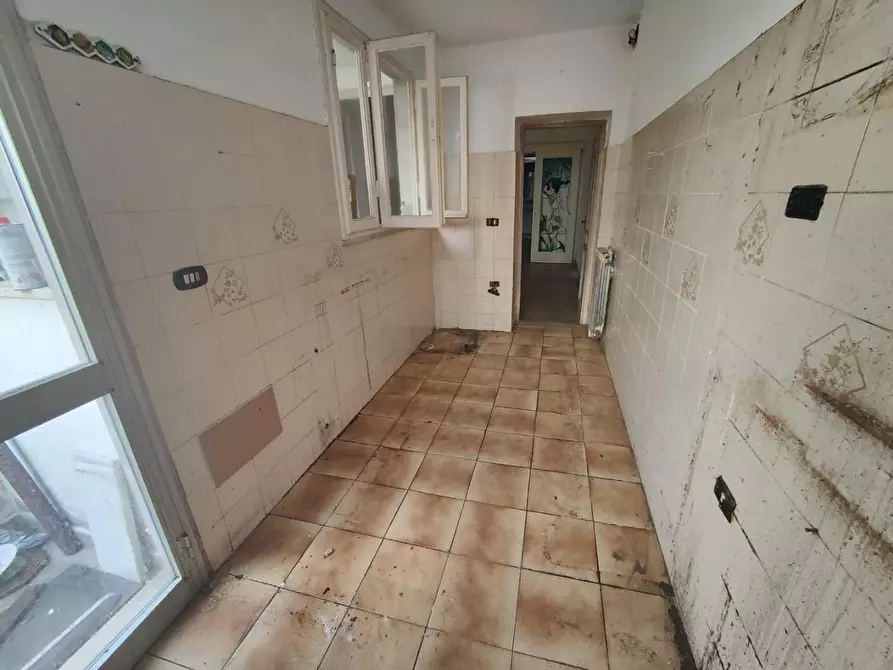 Immagine 13 di Villa in vendita  a Viareggio