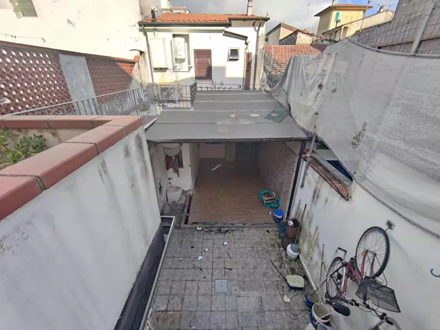 Immagine 1 di Villa in vendita  a Viareggio