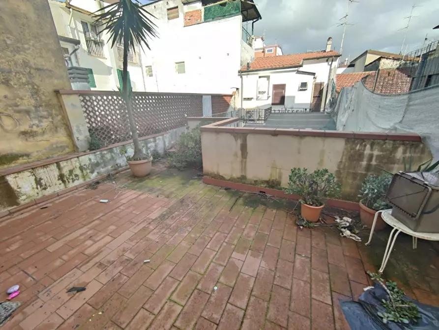 Immagine 21 di Villa in vendita  a Viareggio