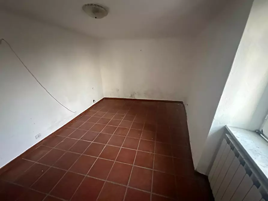 Immagine 14 di Appartamento in vendita  a Castelnuovo Magra