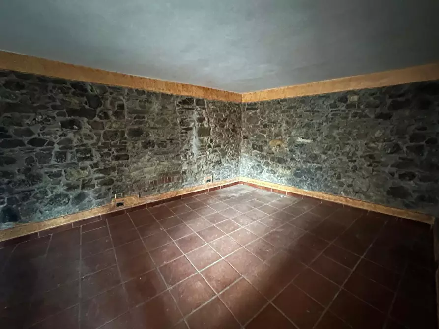 Immagine 11 di Appartamento in vendita  a Castelnuovo Magra