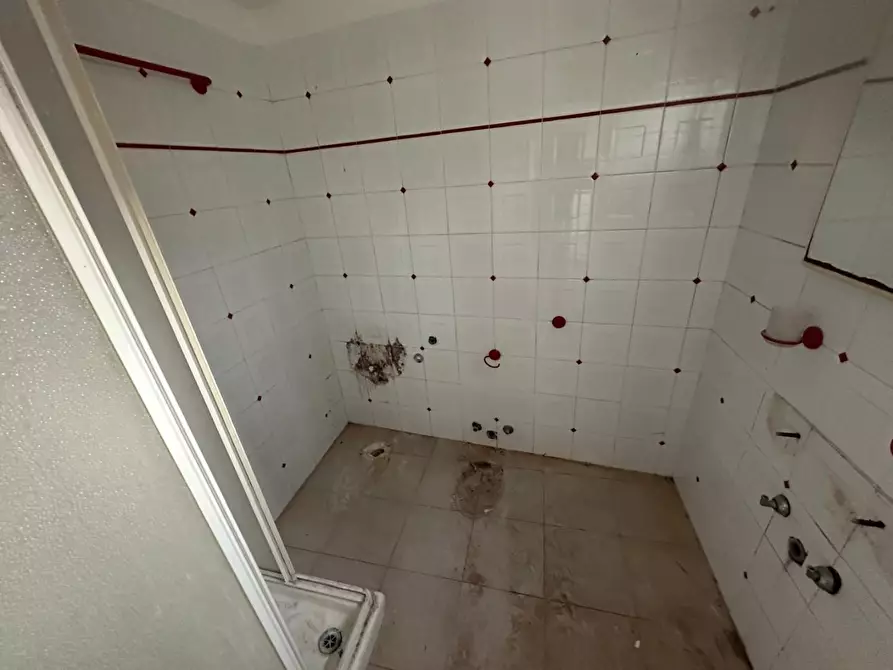 Immagine 25 di Appartamento in vendita  a Castelnuovo Magra