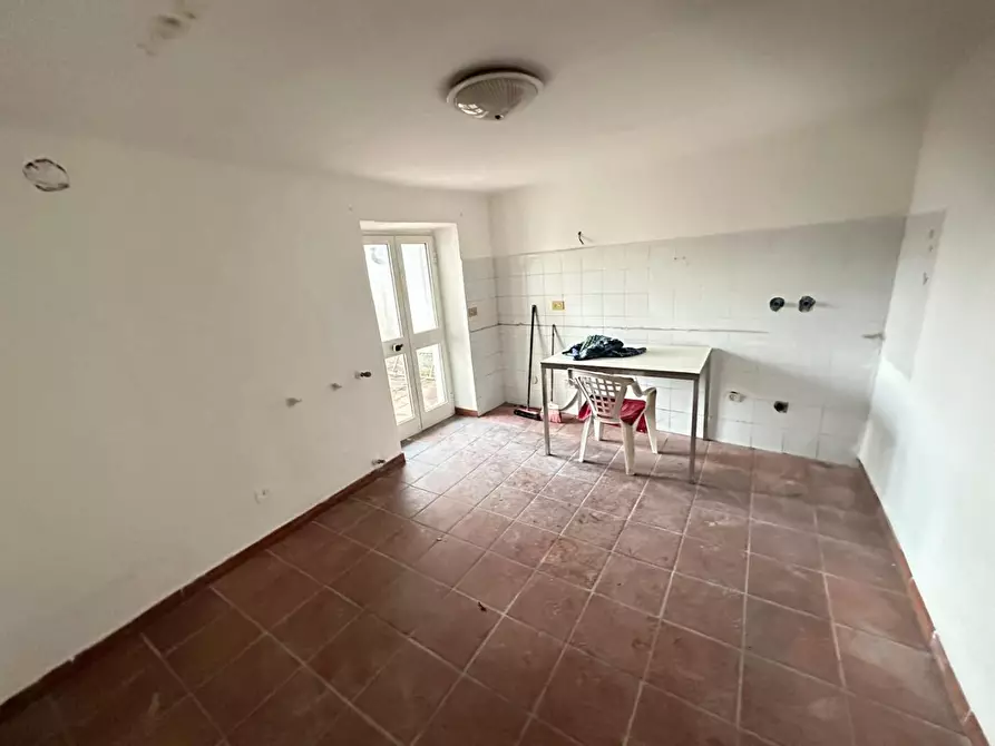 Immagine 16 di Appartamento in vendita  a Castelnuovo Magra