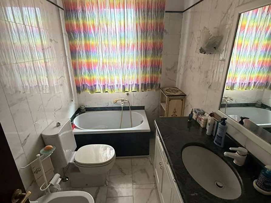 Immagine 13 di Mansarda in vendita  a Carrara