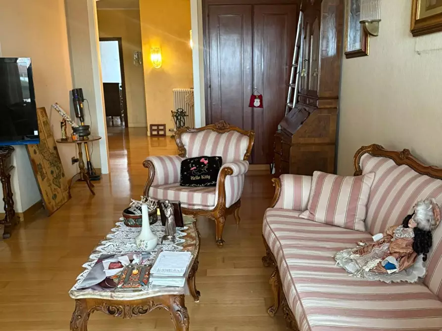 Immagine 2 di Mansarda in vendita  a Carrara