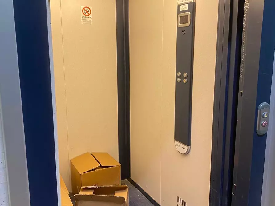 Immagine 4 di Attività artigianale in vendita  a Pontedera