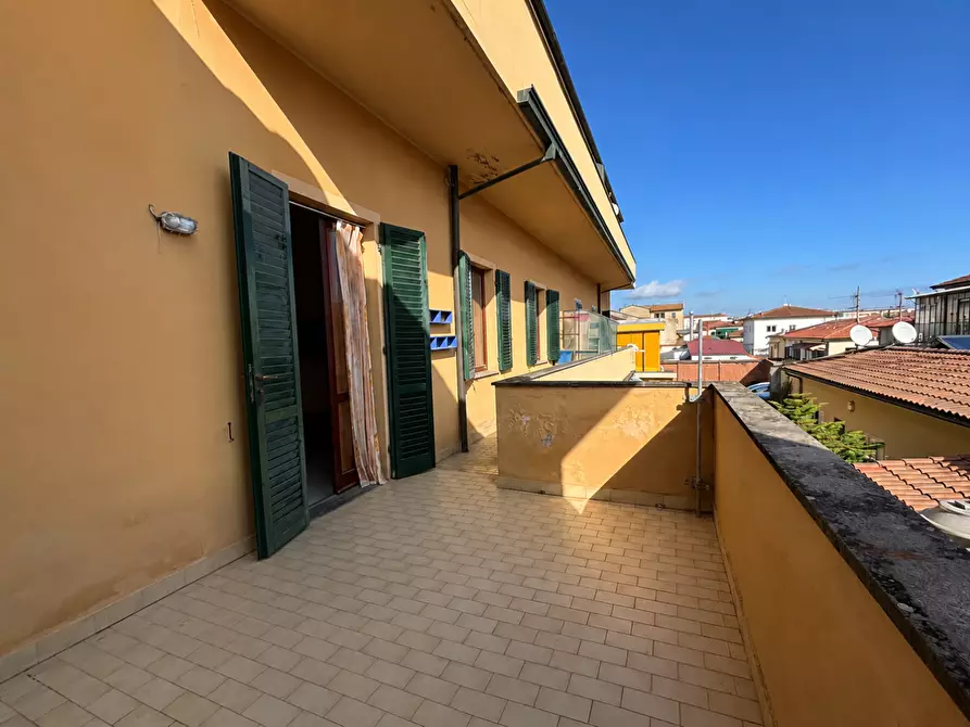 Immagine 2 di Appartamento in vendita  a Pontedera