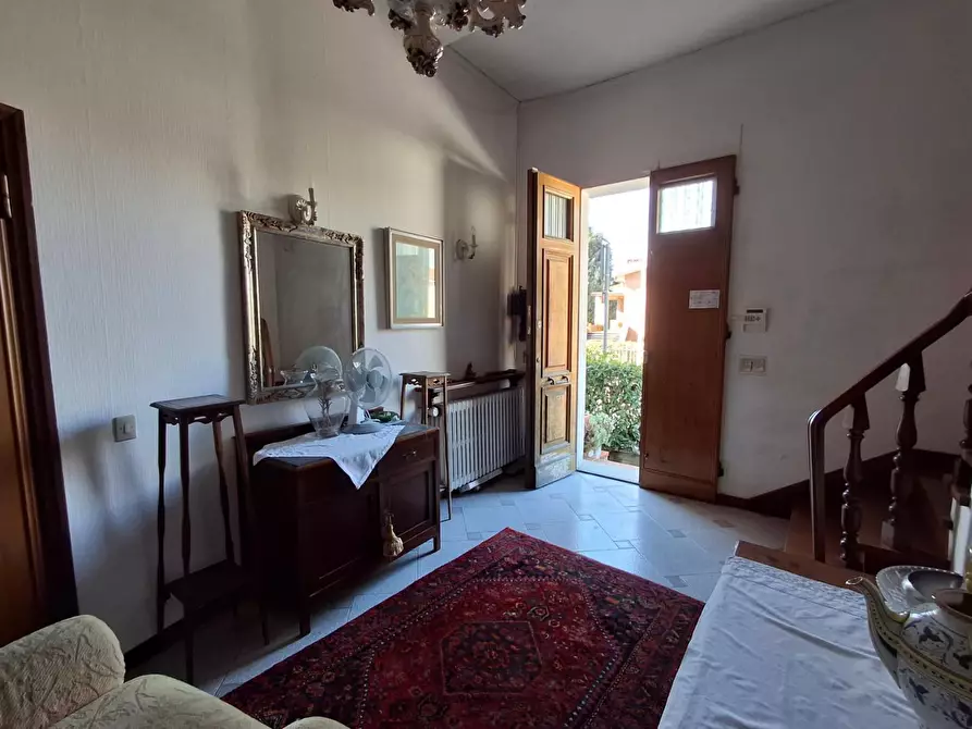 Immagine 23 di Appartamento in vendita  a Capraia E Limite