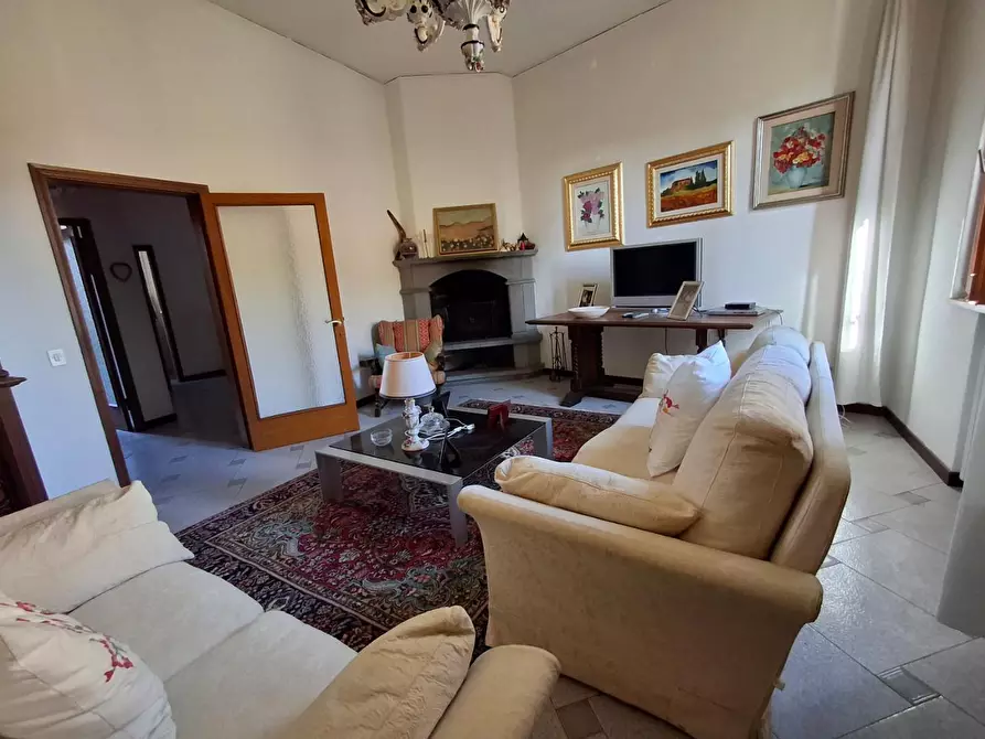 Immagine 4 di Appartamento in vendita  a Capraia E Limite