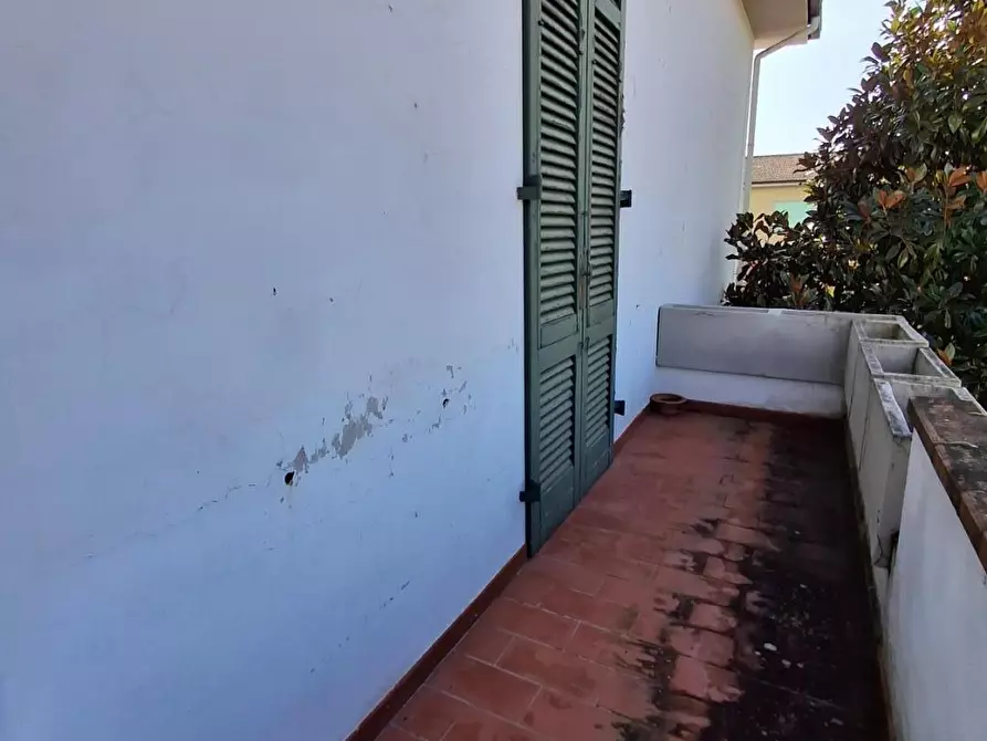 Immagine 11 di Appartamento in vendita  a Capraia E Limite