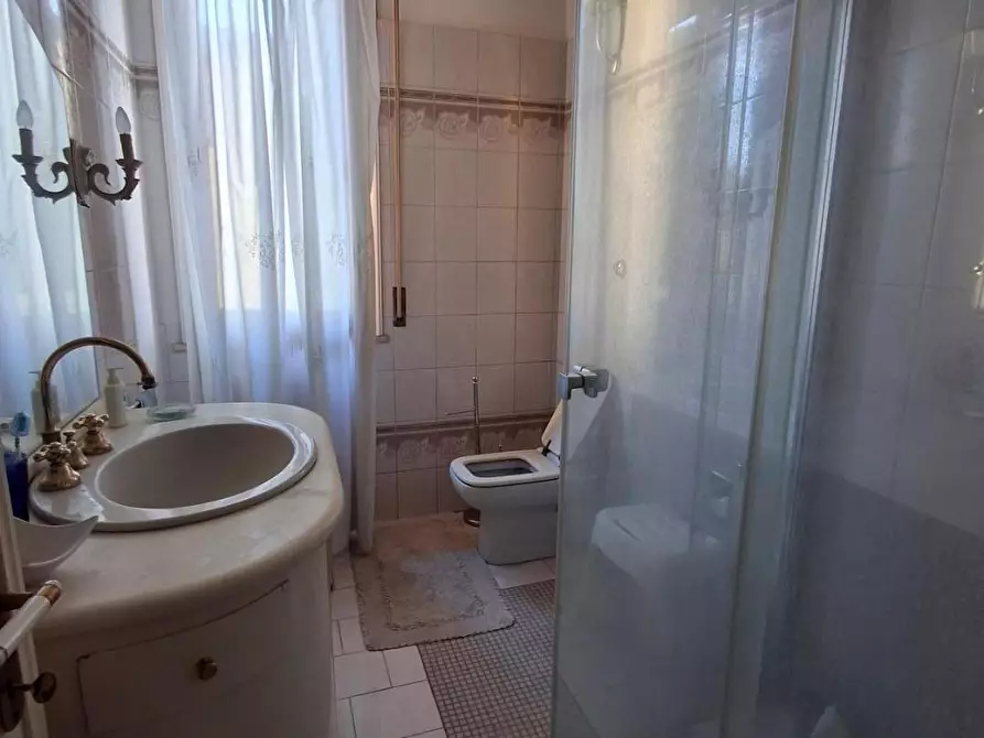 Immagine 20 di Appartamento in vendita  a Capraia E Limite