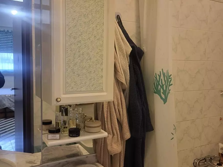 Immagine 12 di Appartamento in vendita  a Carrara