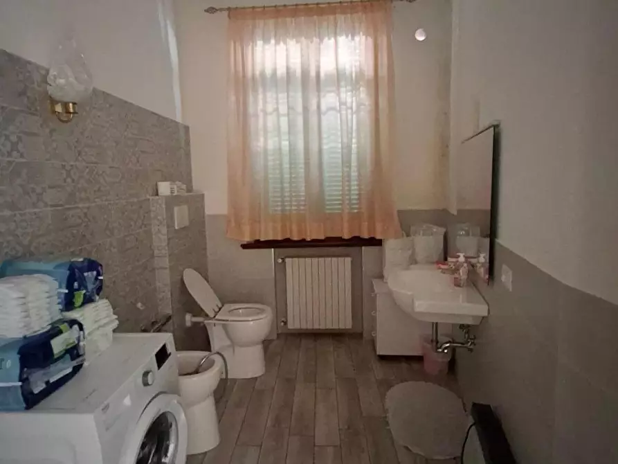 Immagine 6 di Appartamento in vendita  a Capraia E Limite