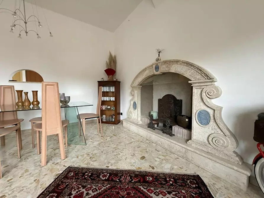 Immagine 4 di Appartamento in vendita  a Siena