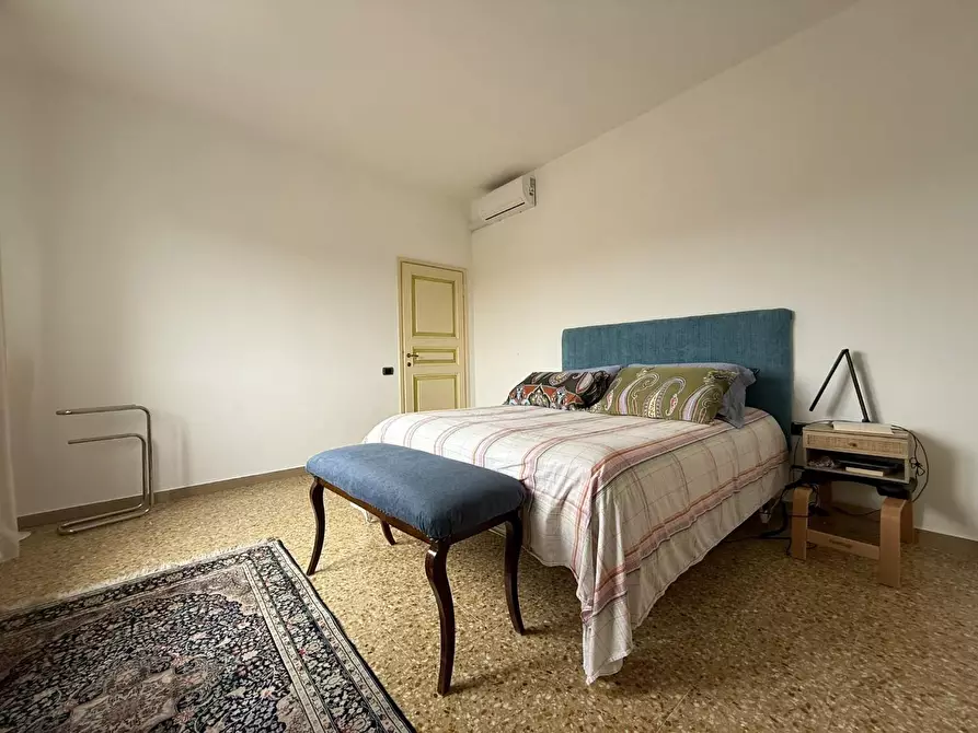 Immagine 31 di Appartamento in vendita  a Siena