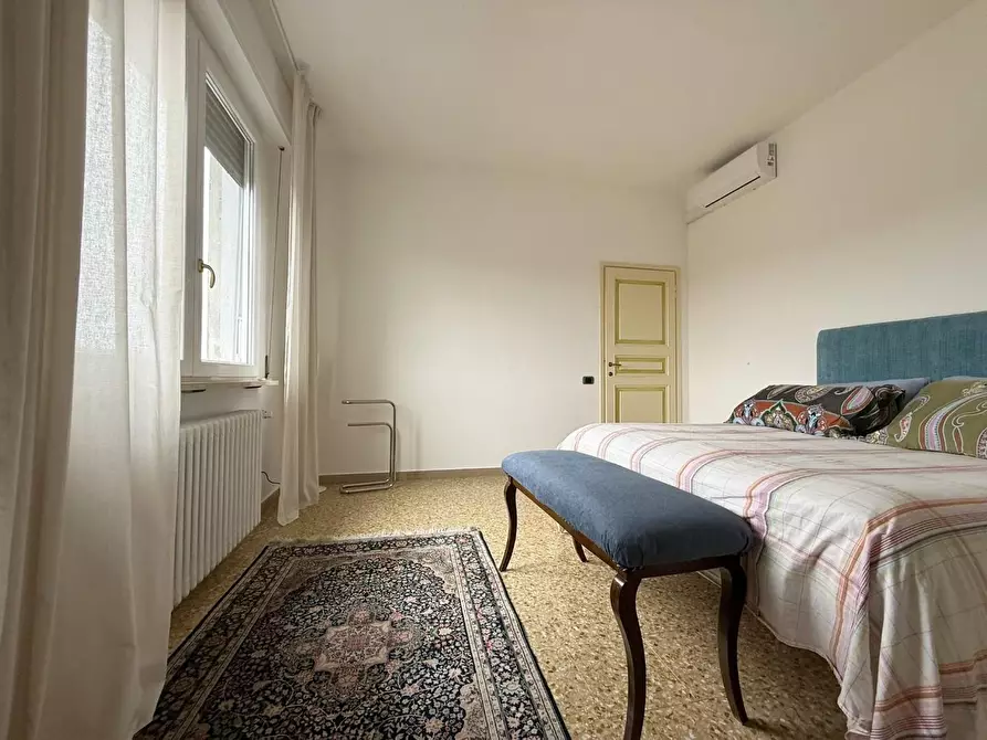 Immagine 32 di Appartamento in vendita  a Siena