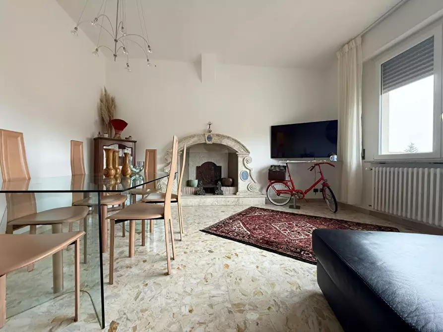 Immagine 1 di Appartamento in vendita  a Siena