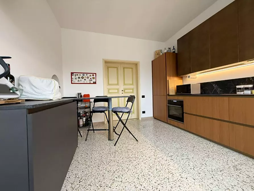 Immagine 13 di Appartamento in vendita  a Siena