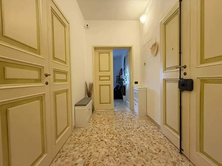 Immagine 12 di Appartamento in vendita  a Siena