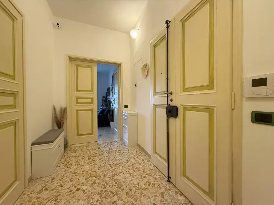 Immagine 11 di Appartamento in vendita  a Siena