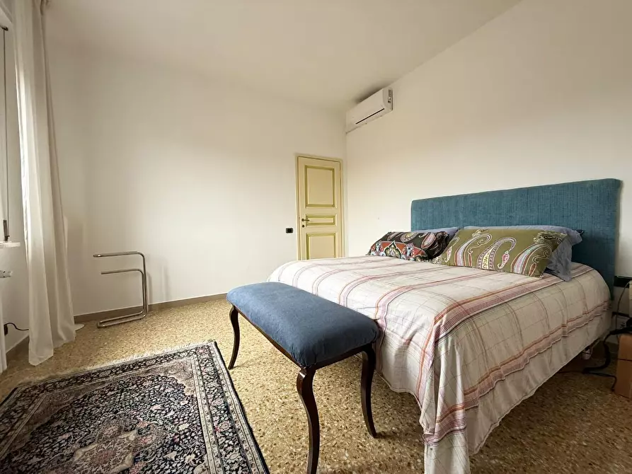 Immagine 33 di Appartamento in vendita  a Siena