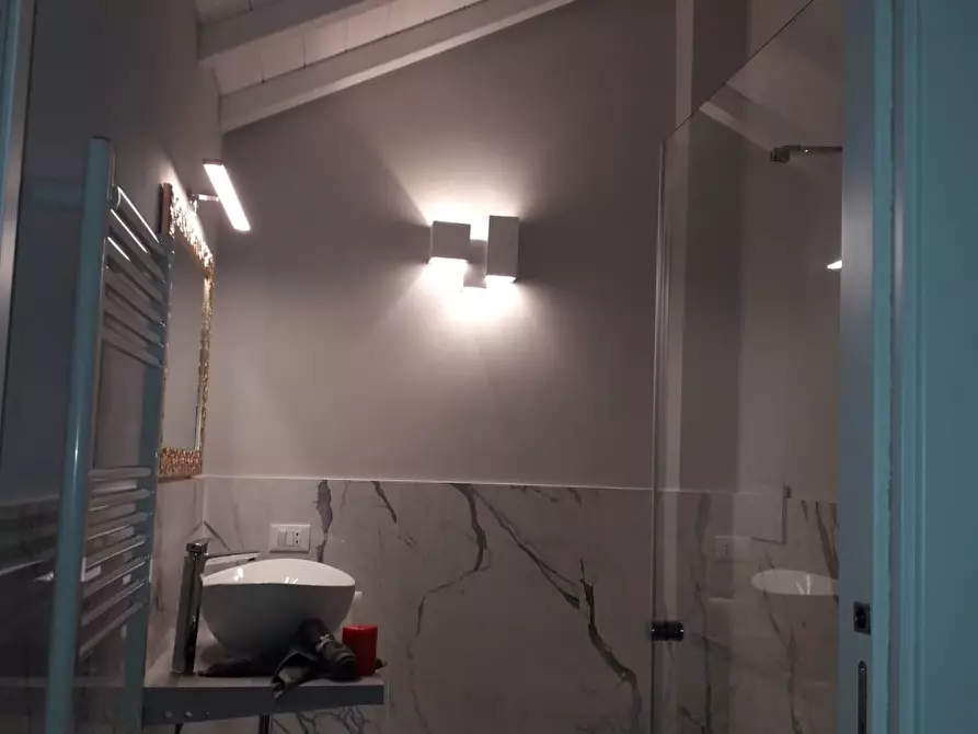 Immagine 49 di Villa in vendita  a Buti