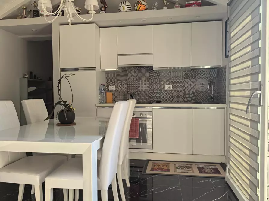 Immagine 5 di Villa in vendita  a Buti