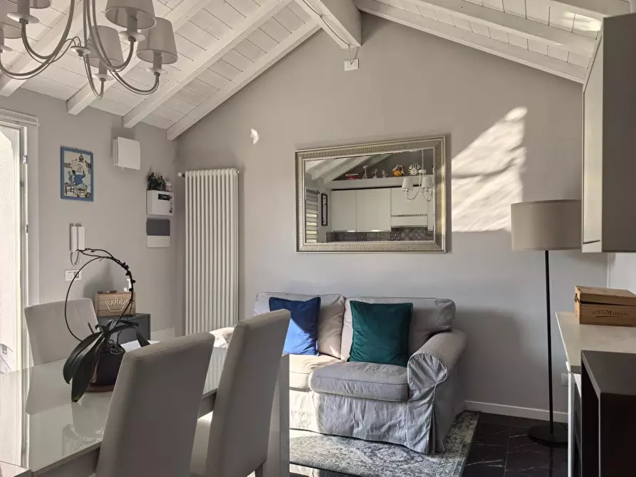 Immagine 2 di Villa in vendita  a Buti