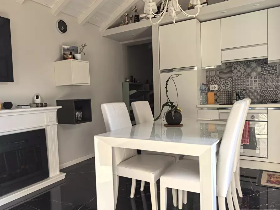 Immagine 6 di Villa in vendita  a Buti