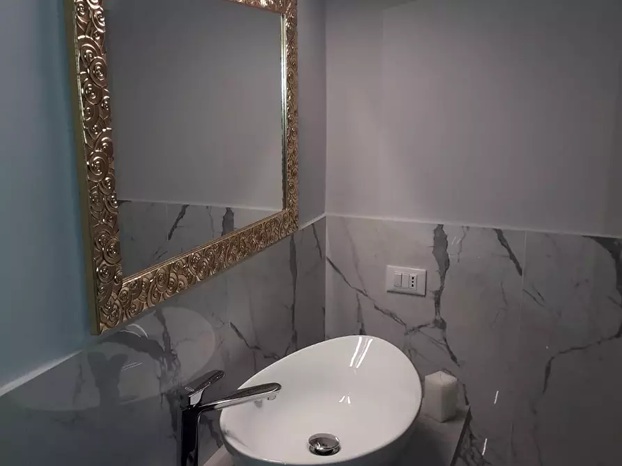 Immagine 37 di Villa in vendita  a Buti