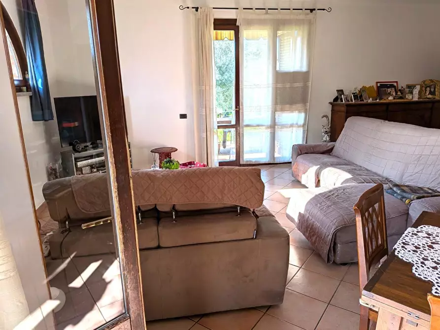 Immagine 28 di Porzione di casa in vendita  a Massa