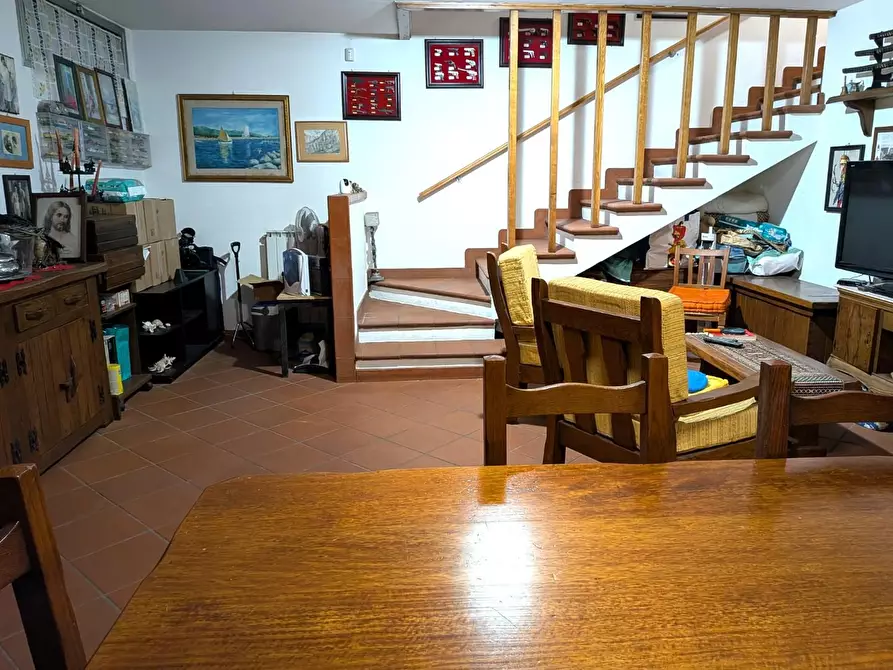 Immagine 69 di Porzione di casa in vendita  a Massa