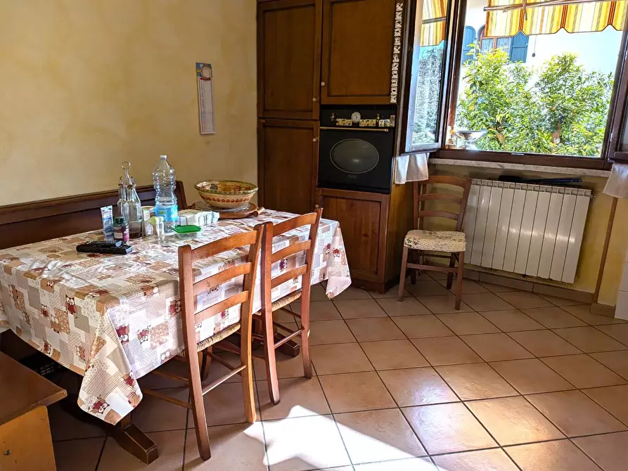 Immagine 30 di Porzione di casa in vendita  a Massa