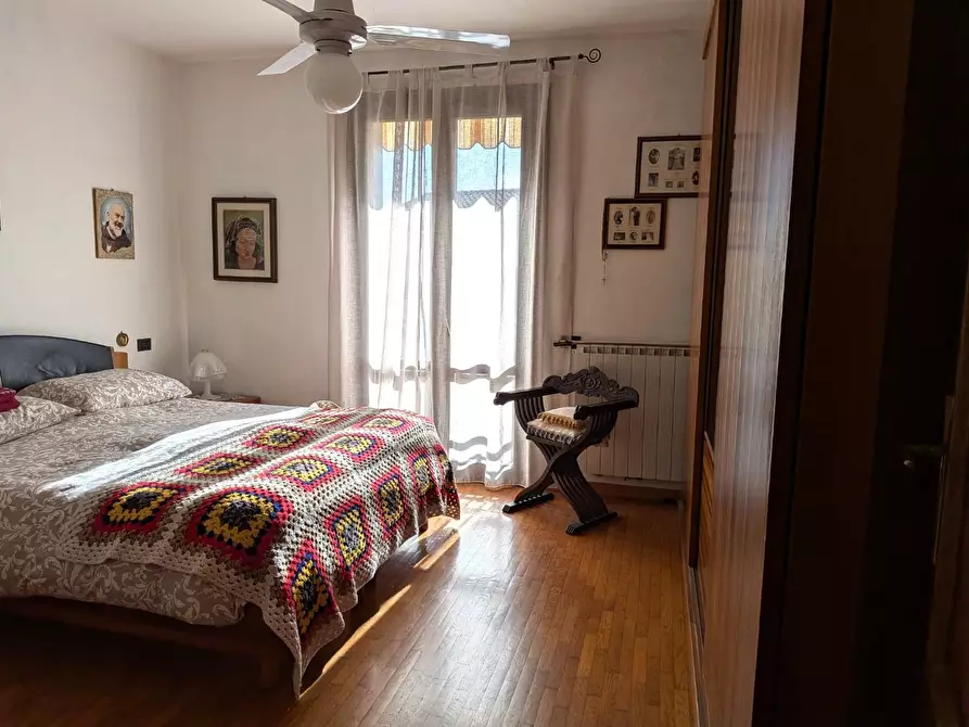 Immagine 37 di Porzione di casa in vendita  a Massa