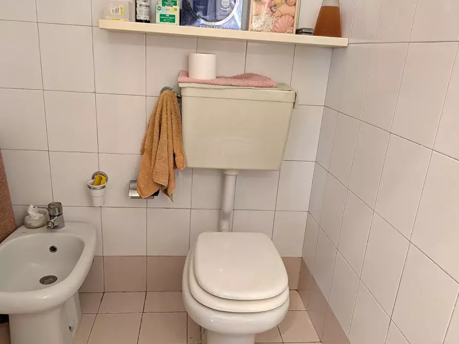 Immagine 40 di Porzione di casa in vendita  a Massa