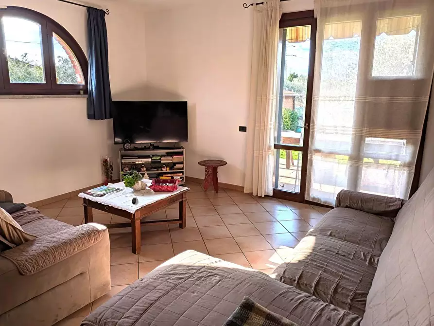 Immagine 21 di Porzione di casa in vendita  a Massa