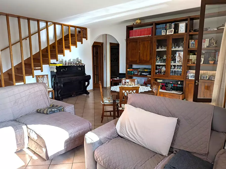 Immagine 24 di Porzione di casa in vendita  a Massa