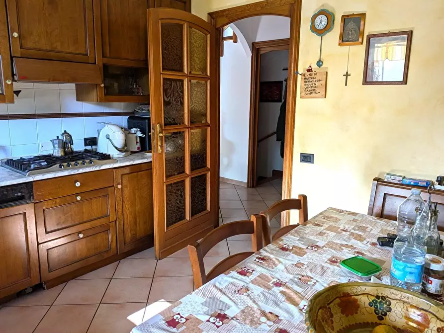 Immagine 33 di Porzione di casa in vendita  a Massa