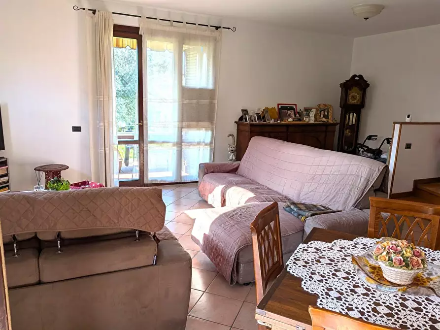 Immagine 27 di Porzione di casa in vendita  a Massa