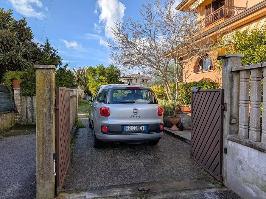 Immagine 4 di Porzione di casa in vendita  a Massa
