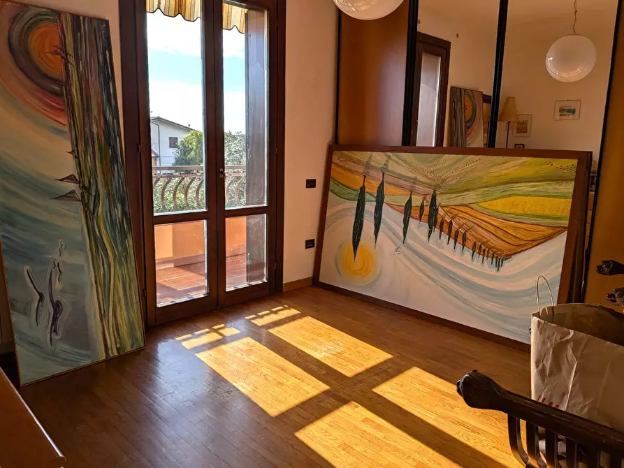 Immagine 56 di Porzione di casa in vendita  a Massa