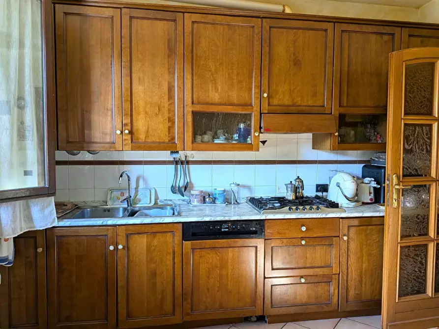 Immagine 32 di Porzione di casa in vendita  a Massa