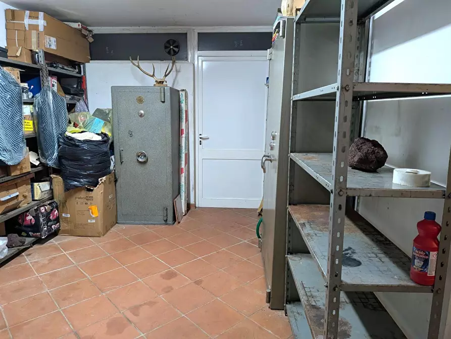 Immagine 74 di Porzione di casa in vendita  a Massa