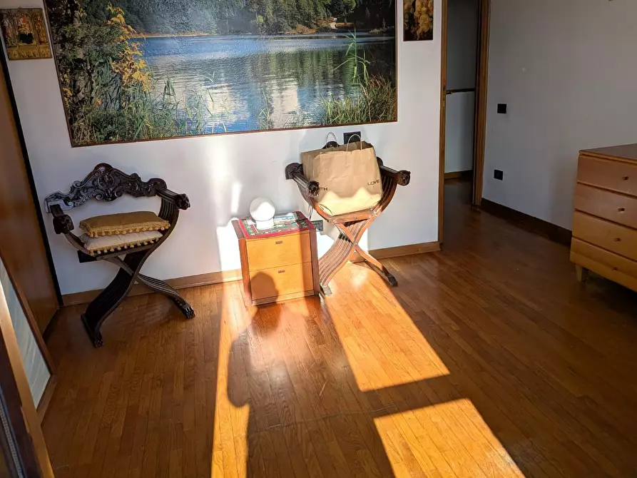 Immagine 58 di Porzione di casa in vendita  a Massa