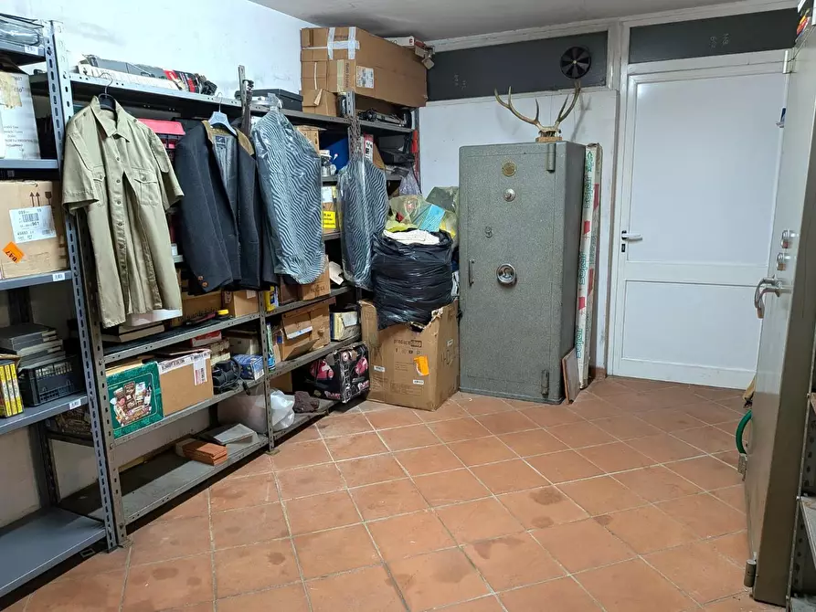 Immagine 72 di Porzione di casa in vendita  a Massa