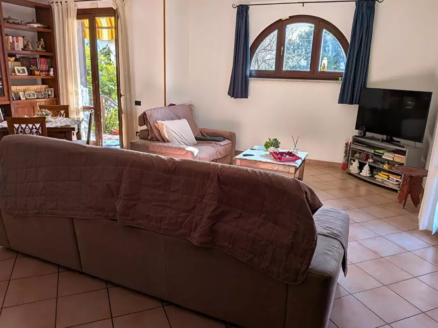 Immagine 26 di Porzione di casa in vendita  a Massa