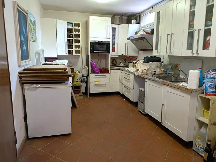 Immagine 71 di Porzione di casa in vendita  a Massa