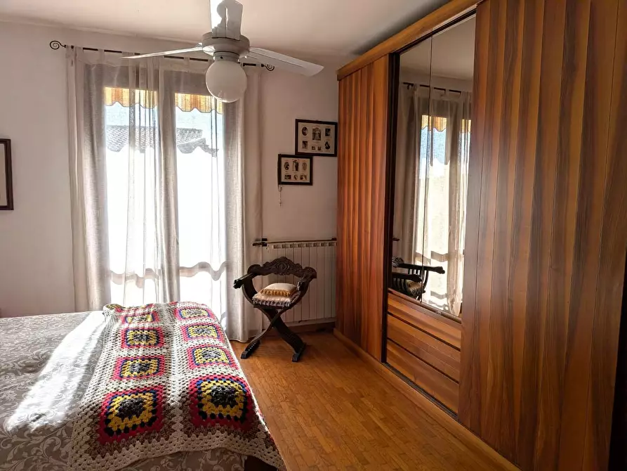 Immagine 38 di Porzione di casa in vendita  a Massa